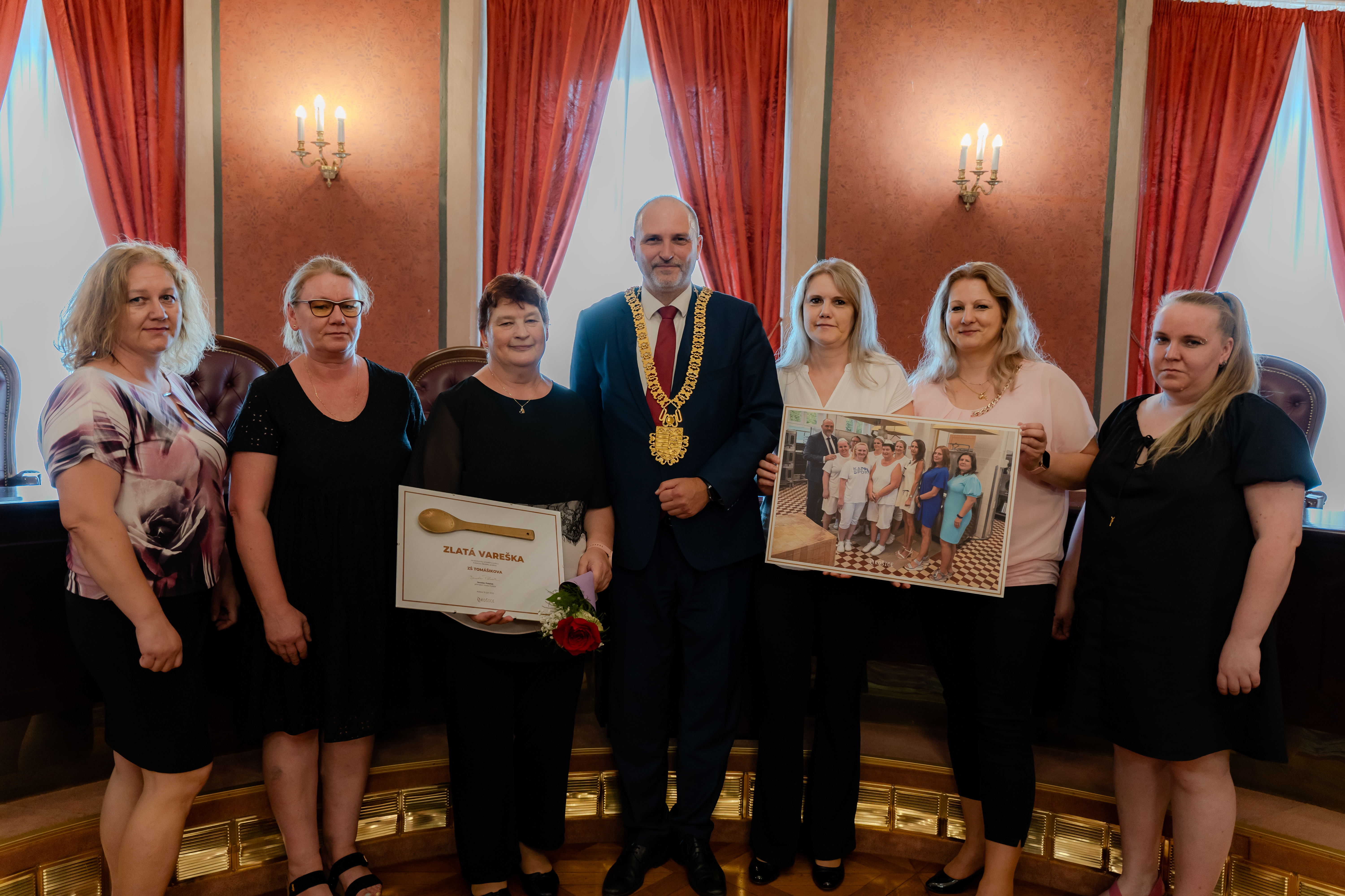 Prijatie nepedagogickych zamestnancov v Historickej radnici-10